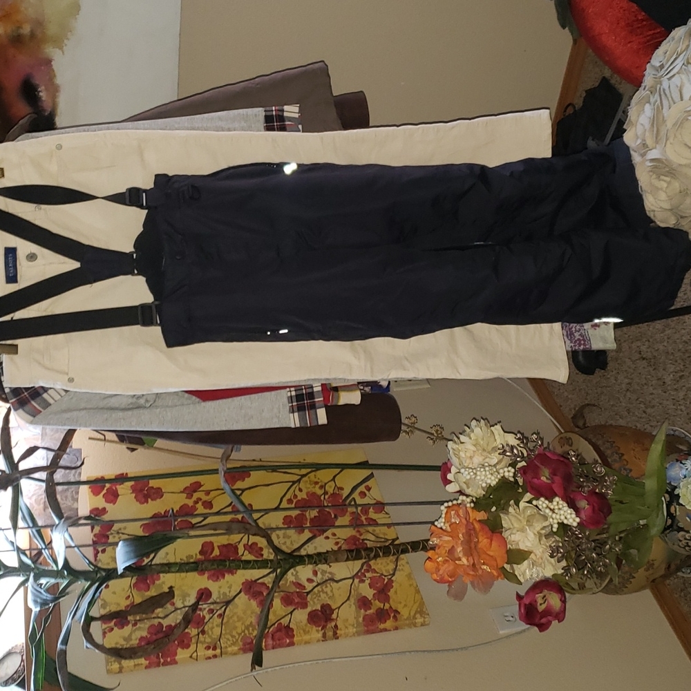 Kids snow pants sz.9/10 w/ removable suspenders.